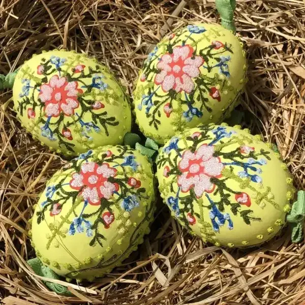Handbemalte Ostereier mit Blumenstrauß apfelgrün – Bild 1 – Chiemgauer Heimatwerk Trachten-Onlineshop Handbemalte Ostereier mit Blumenstrauß apfelgrün - Bild 1 - Chiemgauer Heimatwerk Trachten-Onlineshop