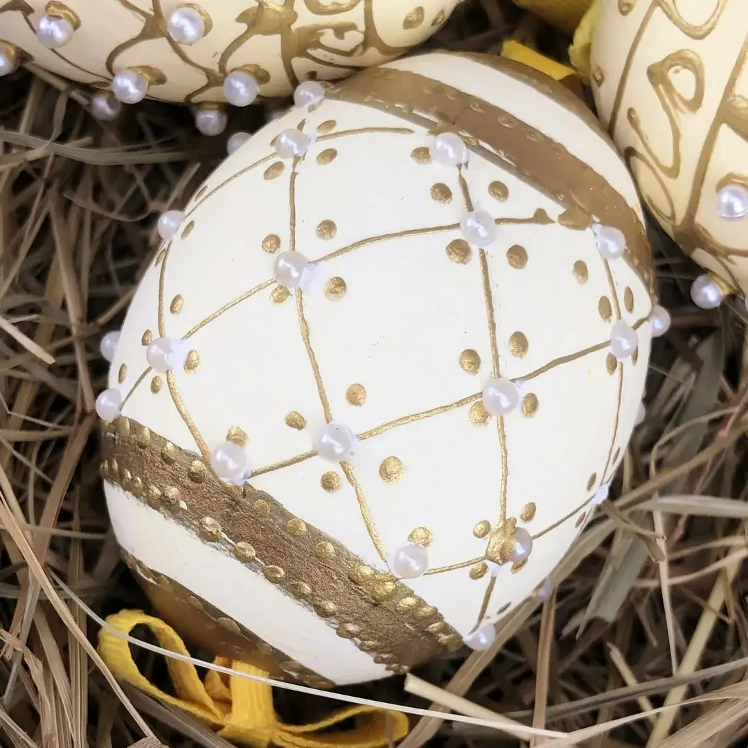 Handbemalte Ostereier mit Fabergé gelb No. 2 – Bild 8 – Chiemgauer Heimatwerk Trachten-Onlineshop Handbemalte Ostereier mit Fabergé gelb No. 2 - Bild 8 - Chiemgauer Heimatwerk Trachten-Onlineshop
