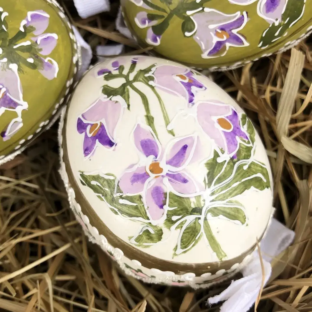 Handbemalte Ostereier mit Glockenblume – Bild 22 – Chiemgauer Heimatwerk Trachten-Onlineshop Handbemalte Ostereier mit Glockenblume - Bild 22 - Chiemgauer Heimatwerk Trachten-Onlineshop