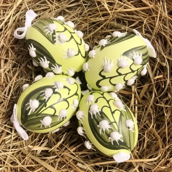 Handbemalte Ostereier mit Maiglöckchen limone – Bild 1 – Chiemgauer Heimatwerk Trachten-Onlineshop Handbemalte Ostereier mit Maiglöckchen limone - Bild 1 - Chiemgauer Heimatwerk Trachten-Onlineshop