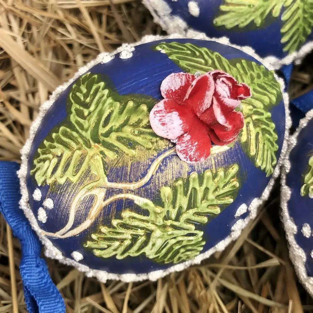 Handbemalte Ostereier mit Röschen royalblau – Bild 17 – Chiemgauer Heimatwerk Trachten-Onlineshop Handbemalte Ostereier mit Röschen royalblau - Bild 17 - Chiemgauer Heimatwerk Trachten-Onlineshop