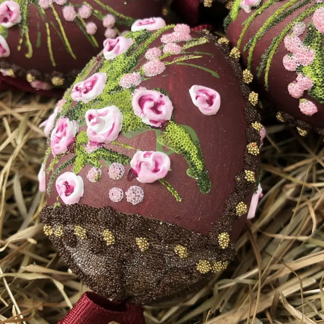 Handbemalte Ostereier mit Rosen burgund No. 2 – Bild 9 – Chiemgauer Heimatwerk Trachten-Onlineshop Handbemalte Ostereier mit Rosen burgund No. 2 - Bild 9 - Chiemgauer Heimatwerk Trachten-Onlineshop