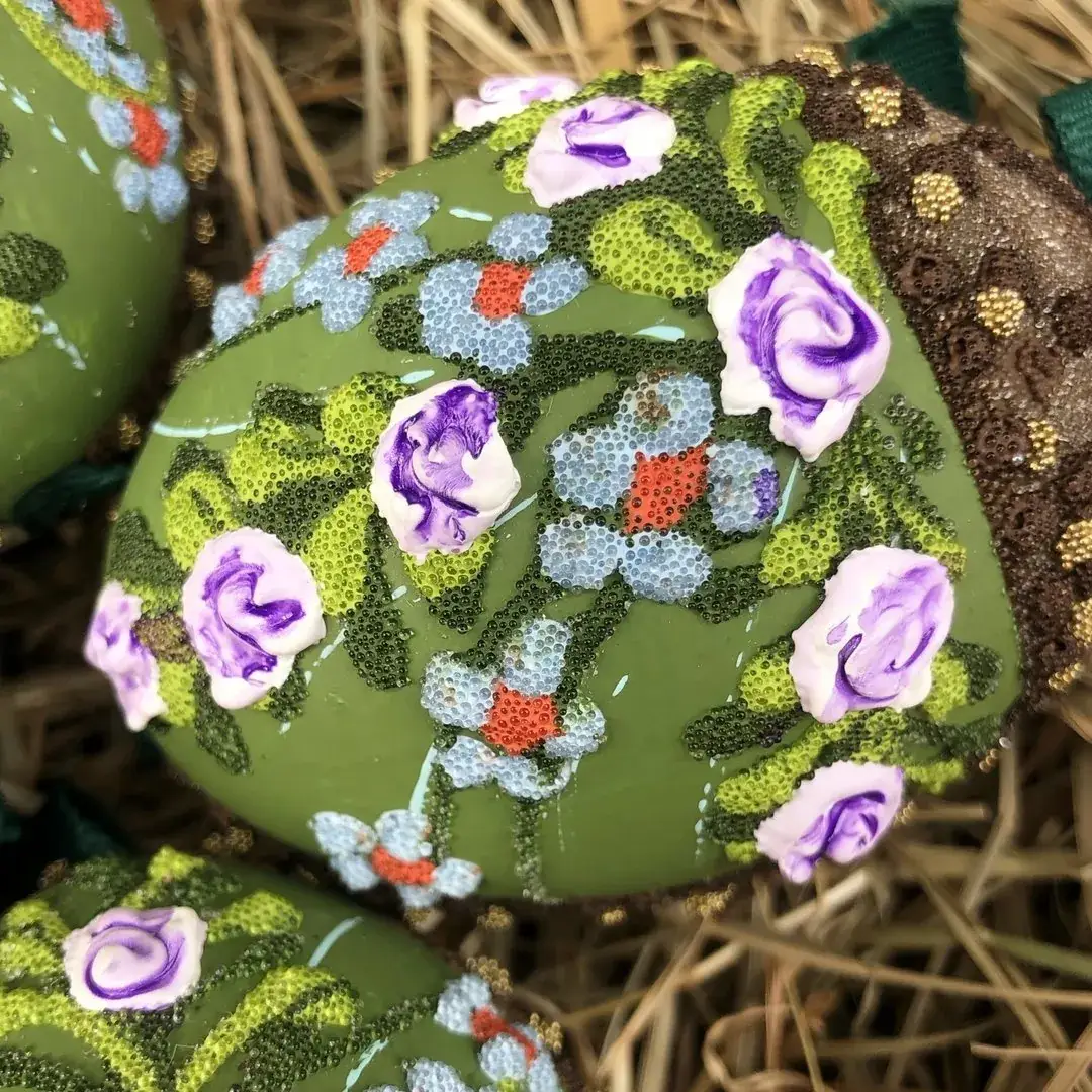 Handbemalte Ostereier mit Rosen flieder No. 2 – Bild 17 – Chiemgauer Heimatwerk Trachten-Onlineshop Handbemalte Ostereier mit Rosen flieder No. 2 - Bild 17 - Chiemgauer Heimatwerk Trachten-Onlineshop
