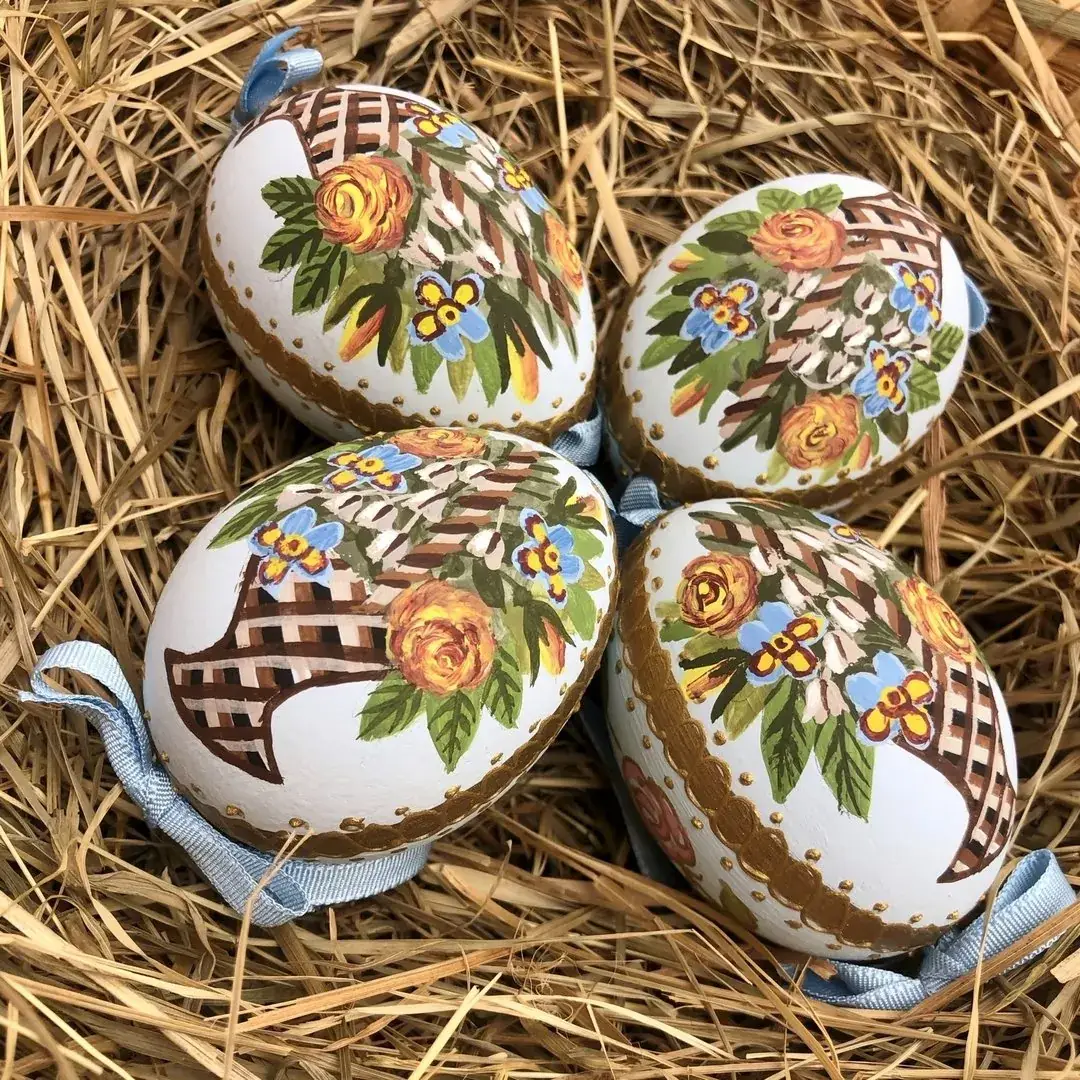 Handbemalte Ostereier mit Rosen hellblau No. 2 – Bild 9 – Chiemgauer Heimatwerk Trachten-Onlineshop Handbemalte Ostereier mit Rosen hellblau No. 2 - Bild 9 - Chiemgauer Heimatwerk Trachten-Onlineshop