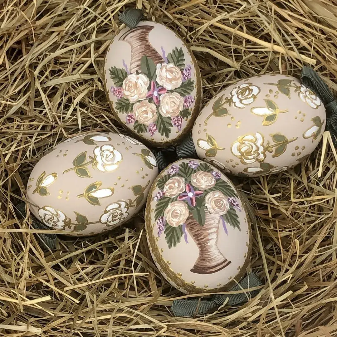 Handbemalte Ostereier mit Rosen weiß – Bild 3 – Chiemgauer Heimatwerk Trachten-Onlineshop Handbemalte Ostereier mit Rosen weiß - Bild 3 - Chiemgauer Heimatwerk Trachten-Onlineshop