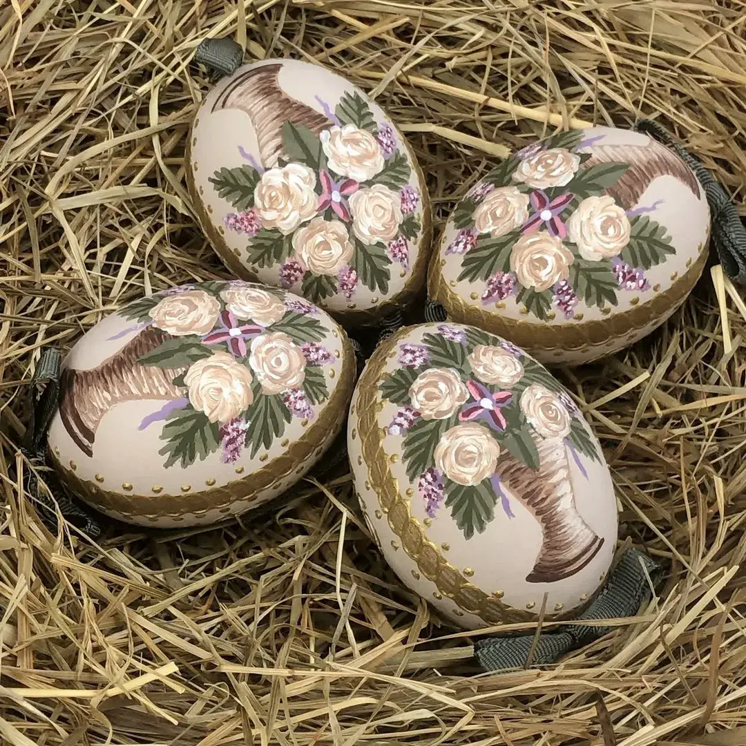 Handbemalte Ostereier mit Rosen weiß – Bild 8 – Chiemgauer Heimatwerk Trachten-Onlineshop Handbemalte Ostereier mit Rosen weiß - Bild 8 - Chiemgauer Heimatwerk Trachten-Onlineshop