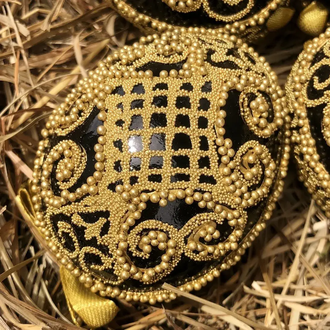Handbemalte Ostereier mit schwarz-gold No. 1 – Bild 20 – Chiemgauer Heimatwerk Trachten-Onlineshop Handbemalte Ostereier mit schwarz-gold No. 1 - Bild 20 - Chiemgauer Heimatwerk Trachten-Onlineshop
