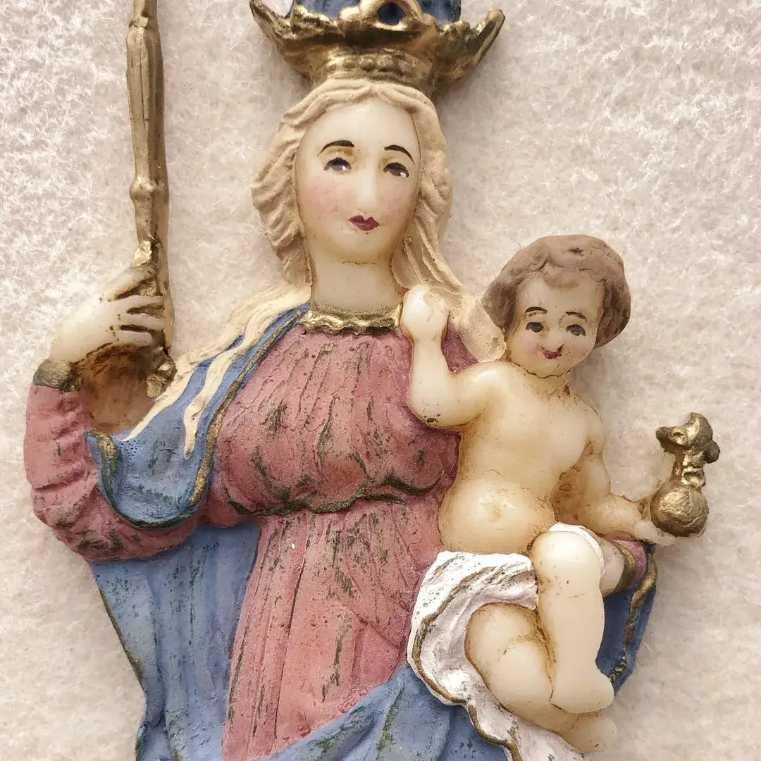 Patrona Bavaria handgefertigte Wachsmodel für Klosterarbeit – Bild 5 – Chiemgauer Heimatwerk Trachten-Onlineshop Patrona Bavaria handgefertigte Wachsmodel für Klosterarbeit - Bild 5 - Chiemgauer Heimatwerk Trachten-Onlineshop