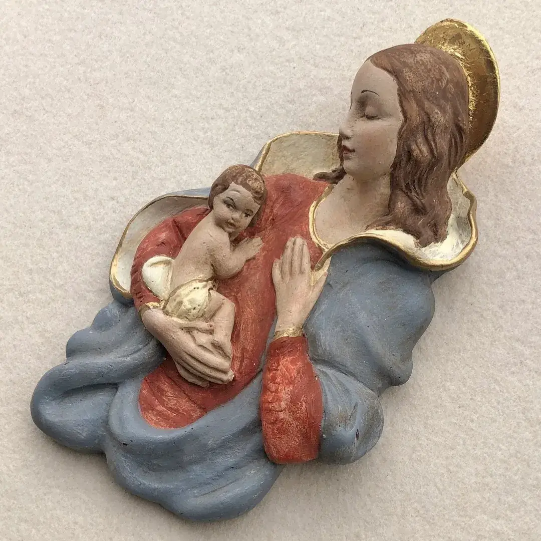 Madonna mit Kind handgefertigte Wachsmodel für Klosterarbeit – Bild 2 – Chiemgauer Heimatwerk Trachten-Onlineshop Madonna mit Kind handgefertigte Wachsmodel für Klosterarbeit - Bild 2 - Chiemgauer Heimatwerk Trachten-Onlineshop