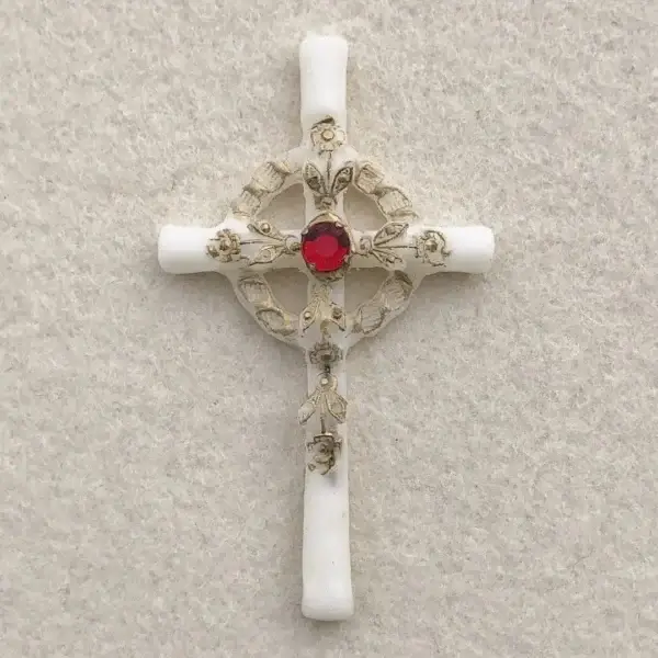 Kreuz weiß handgefertigte Wachsmodel für Klosterarbeit – Bild 1 – Chiemgauer Heimatwerk Trachten-Onlineshop Kreuz weiß handgefertigte Wachsmodel für Klosterarbeit - Bild 1 - Chiemgauer Heimatwerk Trachten-Onlineshop