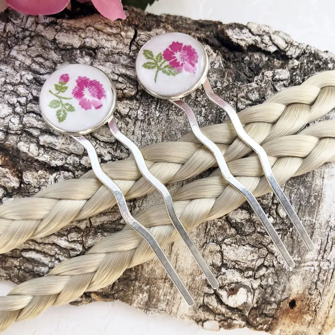 Trachtenschmuck für Damen mit Rosen No. 256 – Bild 5 – Chiemgauer Heimatwerk traditioneller Trachten-Onlineshop Trachtenschmuck für Damen mit Rosen No. 256 - Bild 5 - Chiemgauer Heimatwerk traditioneller Trachten-Onlineshop