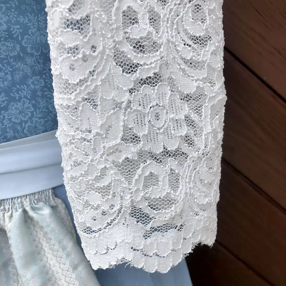 Hochgeschlossene Waldorff Dirndlbluse creme mit Stehkragen – Bild 27 – Chiemgauer Heimatwerk Trachten-Onlineshop Hochgeschlossene Waldorff Dirndlbluse creme mit Stehkragen - Bild 27 - Chiemgauer Heimatwerk Trachten-Onlineshop