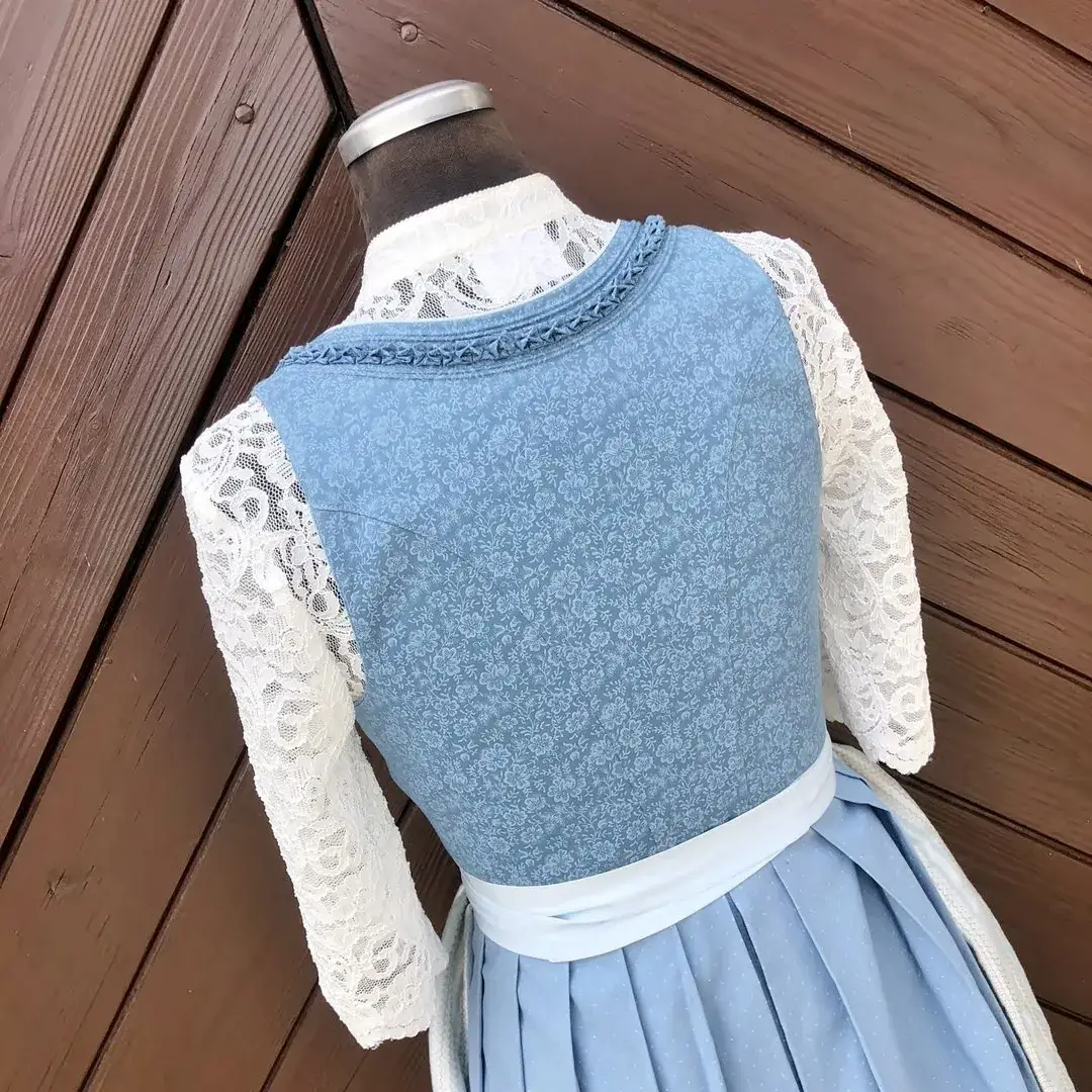 Hochgeschlossene Waldorff Dirndlbluse creme mit Stehkragen – Bild 45 – Chiemgauer Heimatwerk Trachten-Onlineshop Hochgeschlossene Waldorff Dirndlbluse creme mit Stehkragen - Bild 45 - Chiemgauer Heimatwerk Trachten-Onlineshop