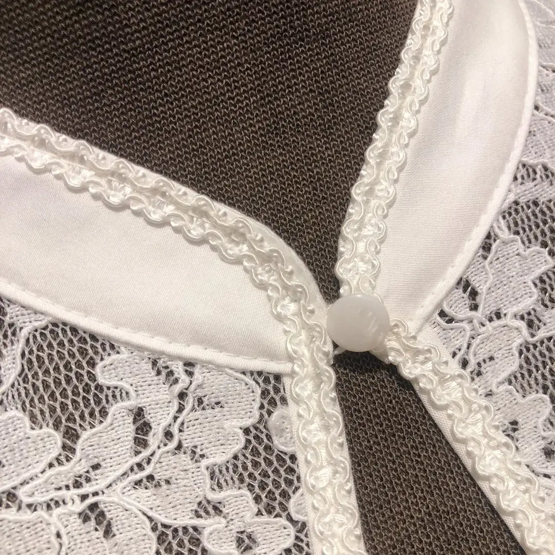 Hochgeschlossene Waldorff Dirndlbluse creme No. 1 – Bild 15 – Chiemgauer Heimatwerk Trachten-Onlineshop Hochgeschlossene Waldorff Dirndlbluse creme No. 1 - Bild 15 - Chiemgauer Heimatwerk Trachten-Onlineshop
