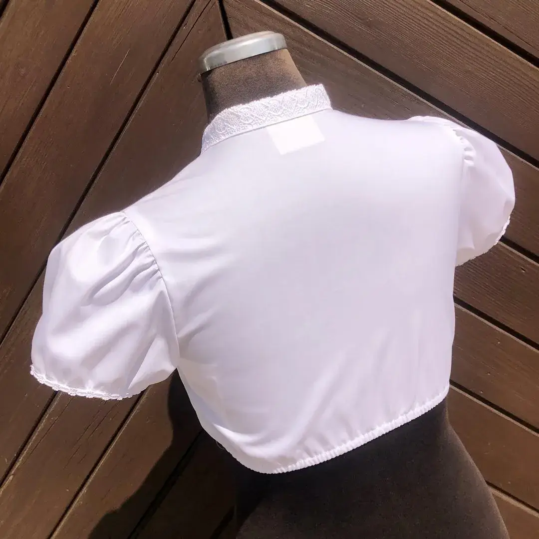 Hochgeschlossene Waldorff Dirndlbluse kurzarm mit Stehkragen No. 3 – Bild 37 – Chiemgauer Heimatwerk Trachten-Onlineshop Hochgeschlossene Waldorff Dirndlbluse kurzarm mit Stehkragen No. 3 - Bild 37 - Chiemgauer Heimatwerk Trachten-Onlineshop