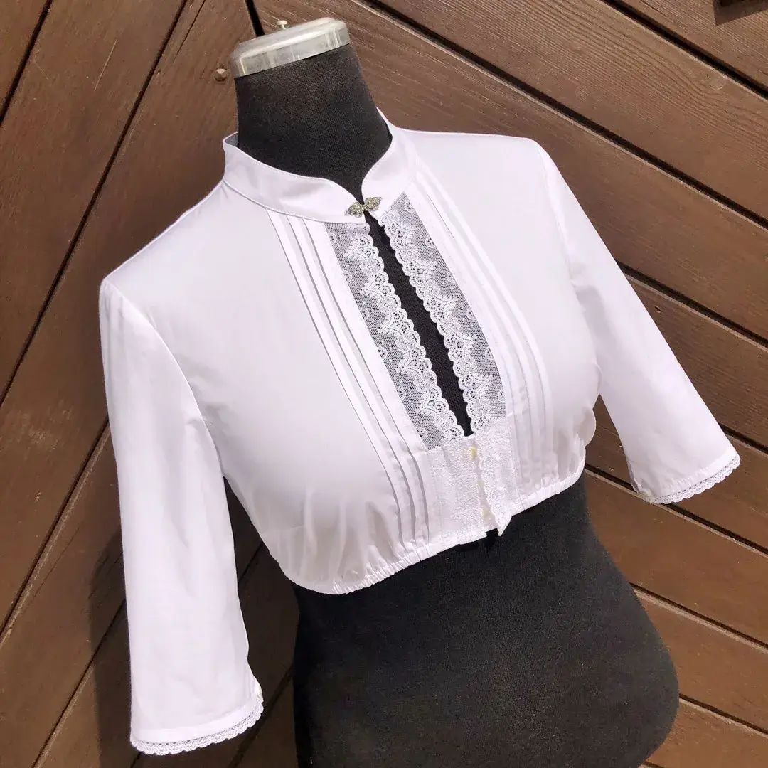 Hochgeschlossene Waldorff Dirndlbluse kurzarm mit Stehkragen No. 7 – Bild 31 – Chiemgauer Heimatwerk Trachten-Onlineshop Hochgeschlossene Waldorff Dirndlbluse kurzarm mit Stehkragen No. 7 - Bild 31 - Chiemgauer Heimatwerk Trachten-Onlineshop
