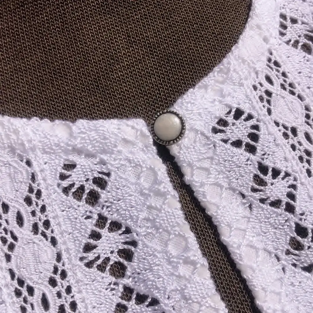 Hochgeschlossene Waldorff Dirndlbluse kurzarm No. 3 – Bild 12 – Chiemgauer Heimatwerk Trachten-Onlineshop Hochgeschlossene Waldorff Dirndlbluse kurzarm No. 3 - Bild 12 - Chiemgauer Heimatwerk Trachten-Onlineshop