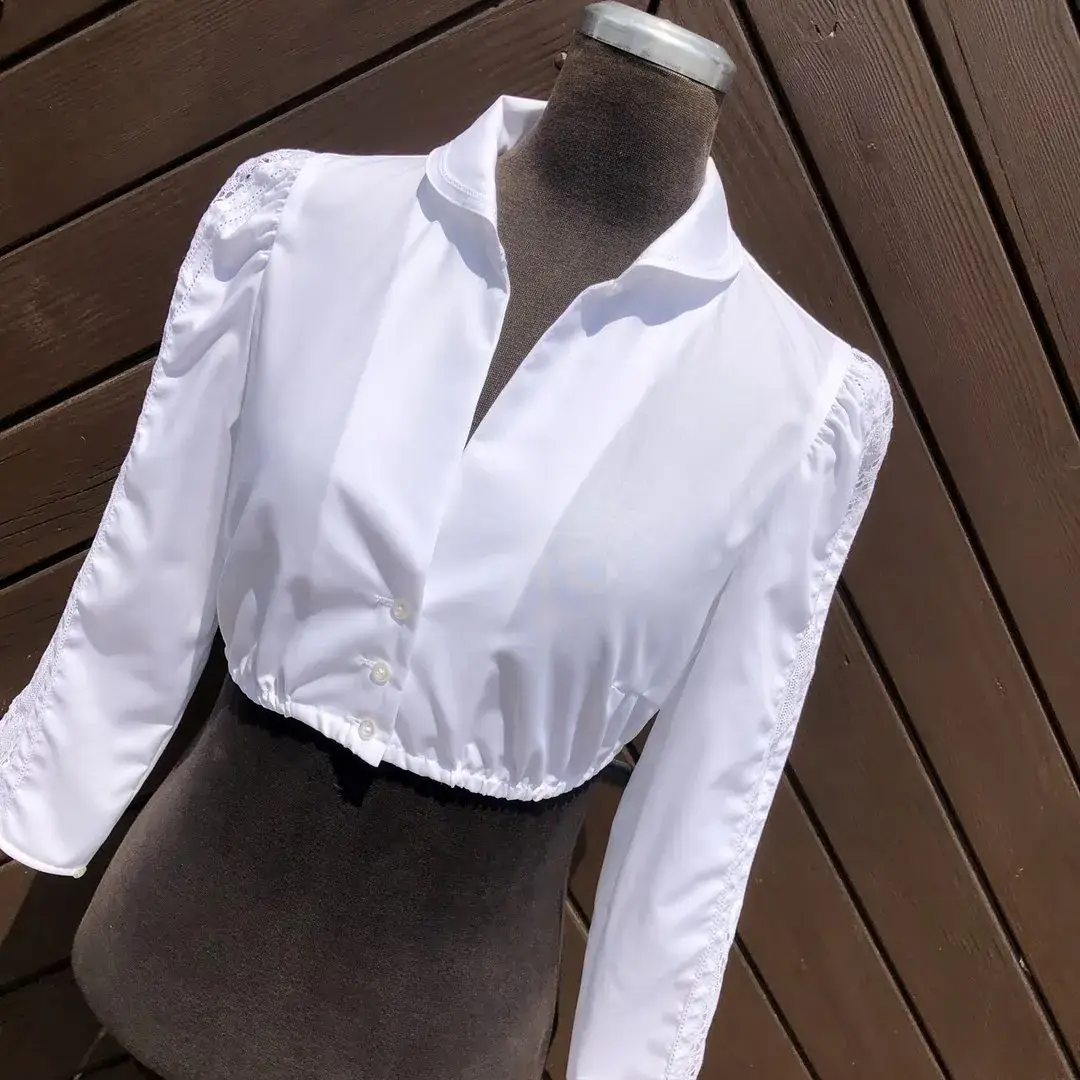 Hochgeschlossene Waldorff Dirndlbluse langarm mit Kragen No. 1 – Bild 2 – Chiemgauer Heimatwerk Trachten-Onlineshop Hochgeschlossene Waldorff Dirndlbluse langarm mit Kragen No. 1 - Bild 2 - Chiemgauer Heimatwerk Trachten-Onlineshop