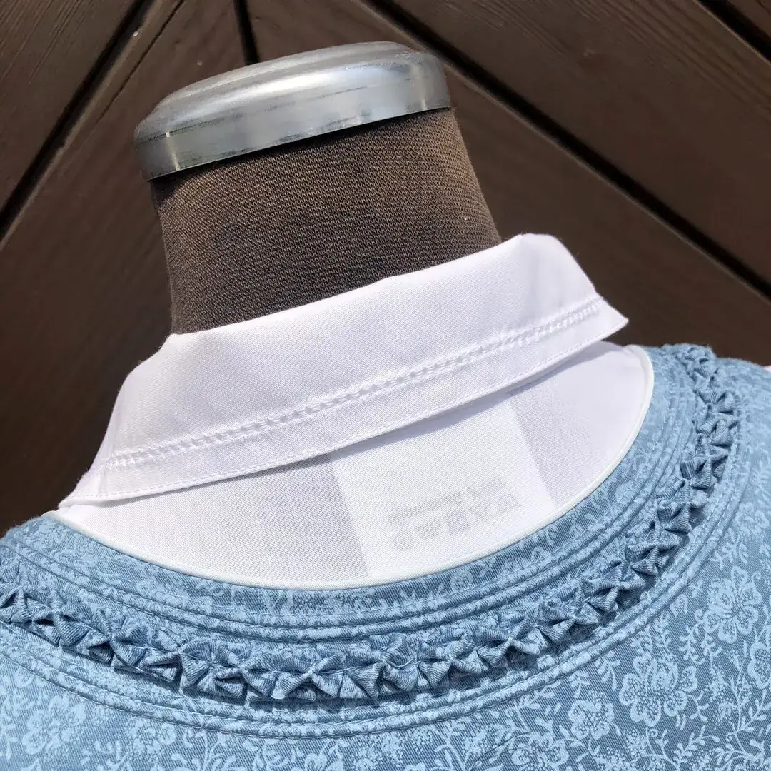 Hochgeschlossene Waldorff Dirndlbluse langarm mit Kragen No. 1 – Bild 30 – Chiemgauer Heimatwerk Trachten-Onlineshop Hochgeschlossene Waldorff Dirndlbluse langarm mit Kragen No. 1 - Bild 30 - Chiemgauer Heimatwerk Trachten-Onlineshop