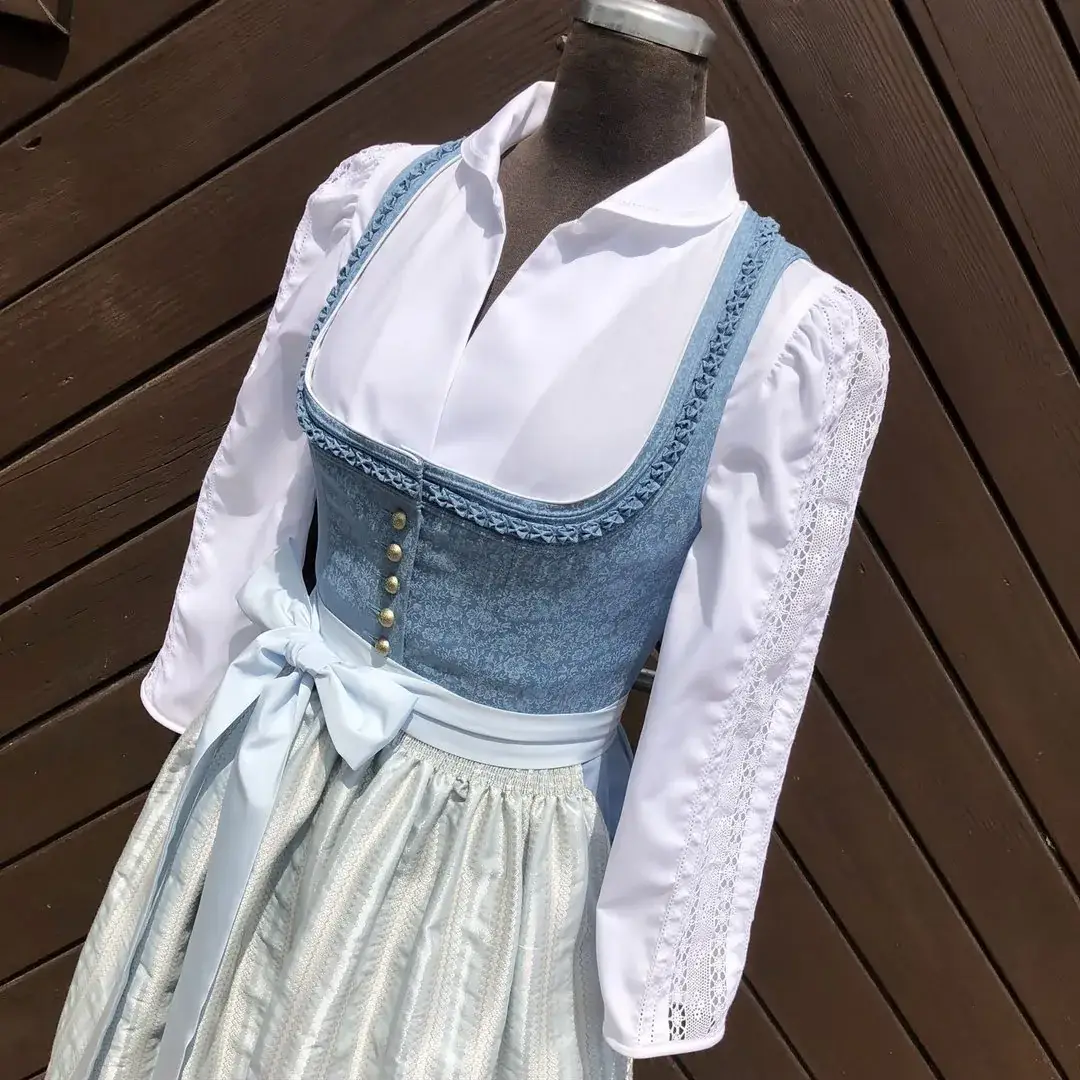 Hochgeschlossene Waldorff Dirndlbluse langarm mit Kragen No. 1 – Bild 37 – Chiemgauer Heimatwerk Trachten-Onlineshop Hochgeschlossene Waldorff Dirndlbluse langarm mit Kragen No. 1 - Bild 37 - Chiemgauer Heimatwerk Trachten-Onlineshop