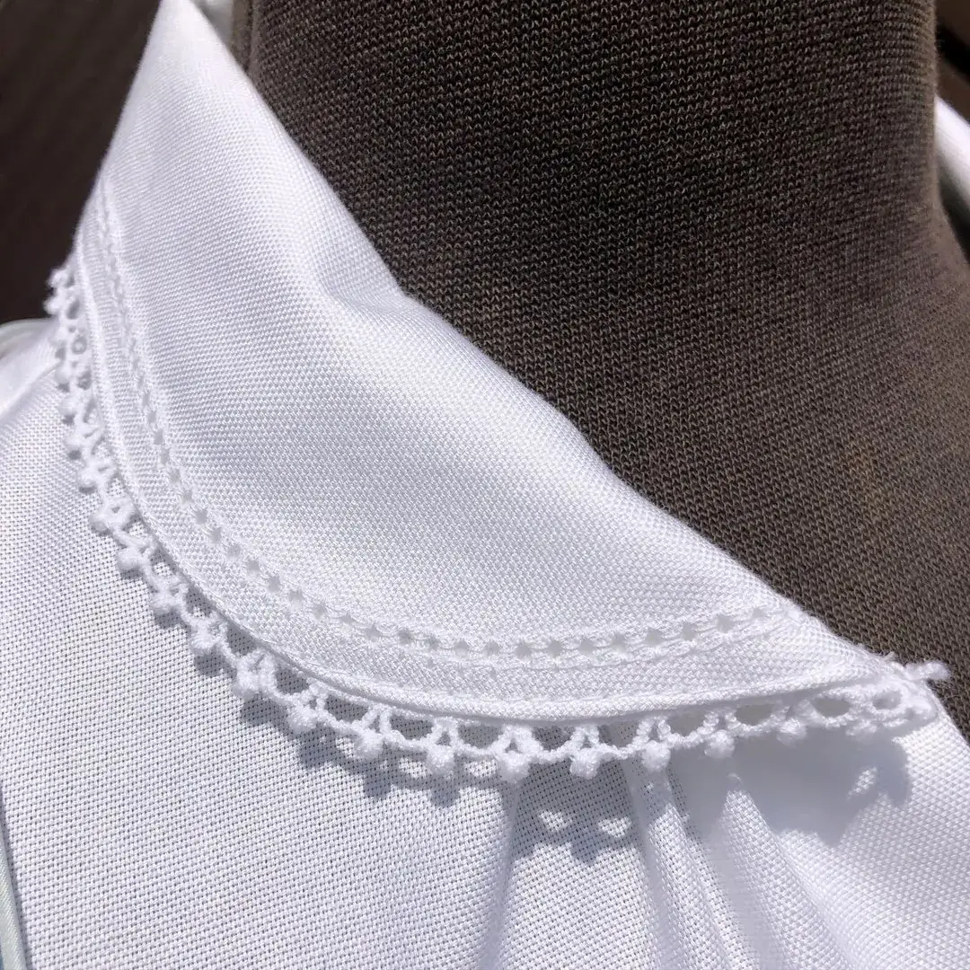 Hochgeschlossene Waldorff Dirndlbluse langarm mit Kragen No. 4 – Bild 18 – Chiemgauer Heimatwerk Trachten-Onlineshop Hochgeschlossene Waldorff Dirndlbluse langarm mit Kragen No. 4 - Bild 18 - Chiemgauer Heimatwerk Trachten-Onlineshop