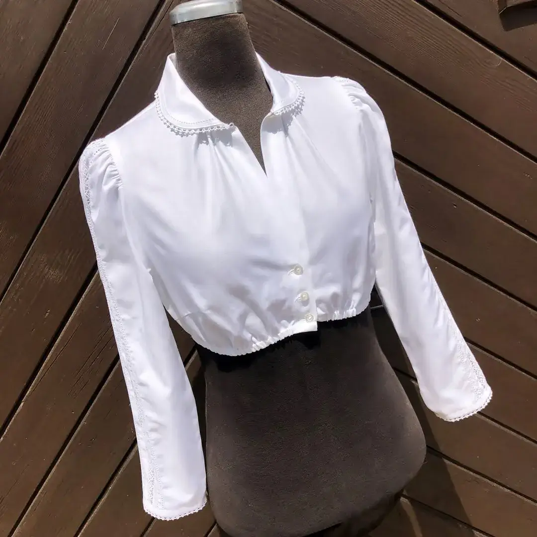 Hochgeschlossene Waldorff Dirndlbluse langarm mit Kragen No. 4 – Bild 2 – Chiemgauer Heimatwerk Trachten-Onlineshop Hochgeschlossene Waldorff Dirndlbluse langarm mit Kragen No. 4 - Bild 2 - Chiemgauer Heimatwerk Trachten-Onlineshop