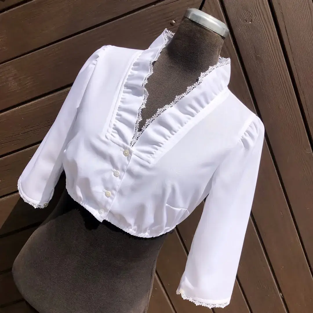 Hochgeschlossene Waldorff Dirndlbluse langarm mit Kragen No. 6 – Bild 2 – Chiemgauer Heimatwerk Trachten-Onlineshop Hochgeschlossene Waldorff Dirndlbluse langarm mit Kragen No. 6 - Bild 2 - Chiemgauer Heimatwerk Trachten-Onlineshop
