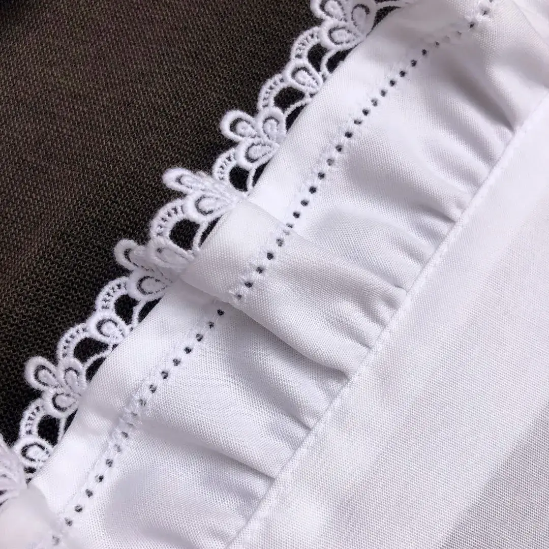 Hochgeschlossene Waldorff Dirndlbluse langarm mit Kragen No. 9 – Bild 4 – Chiemgauer Heimatwerk Trachten-Onlineshop Hochgeschlossene Waldorff Dirndlbluse langarm mit Kragen No. 9 - Bild 4 - Chiemgauer Heimatwerk Trachten-Onlineshop