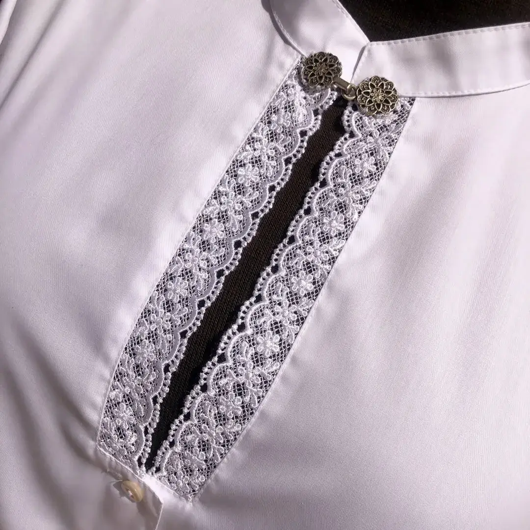 Hochgeschlossene Waldorff Dirndlbluse langarm mit Stehkragen No. 1 – Bild 15 – Chiemgauer Heimatwerk Trachten-Onlineshop Hochgeschlossene Waldorff Dirndlbluse langarm mit Stehkragen No. 1 - Bild 15 - Chiemgauer Heimatwerk Trachten-Onlineshop