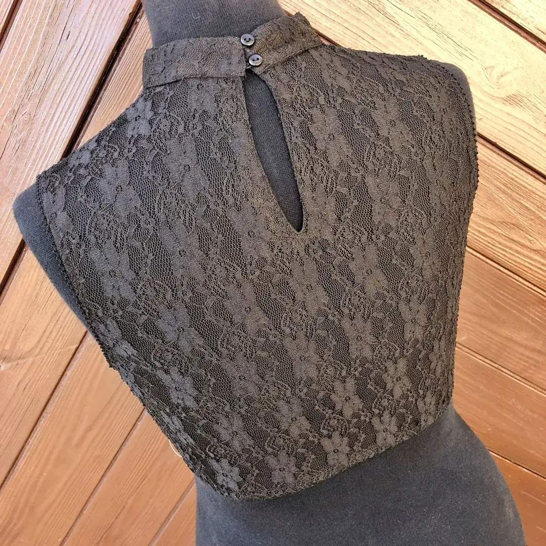 Hochgeschlossene Waldorff Dirndlbluse schwarz No. 1 – Bild 30 – Chiemgauer Heimatwerk Trachten-Onlineshop Hochgeschlossene Waldorff Dirndlbluse schwarz No. 1 - Bild 30 - Chiemgauer Heimatwerk Trachten-Onlineshop