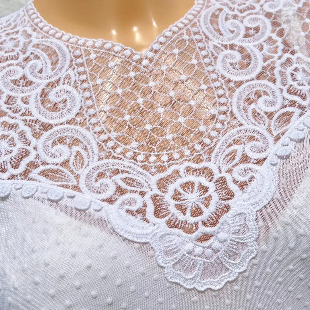Hochgeschlossener Waldorff Body kurzarm aus Tupfentüll weiß – Bild 9 – Chiemgauer Heimatwerk Trachten-Onlineshop Hochgeschlossener Waldorff Body kurzarm aus Tupfentüll weiß - Bild 9 - Chiemgauer Heimatwerk Trachten-Onlineshop
