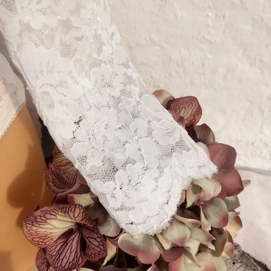 Hochgeschlossener Waldorff Body langarm aus Spitze creme – Bild 14 – Chiemgauer Heimatwerk Trachten-Onlineshop Hochgeschlossener Waldorff Body langarm aus Spitze creme - Bild 14 - Chiemgauer Heimatwerk Trachten-Onlineshop