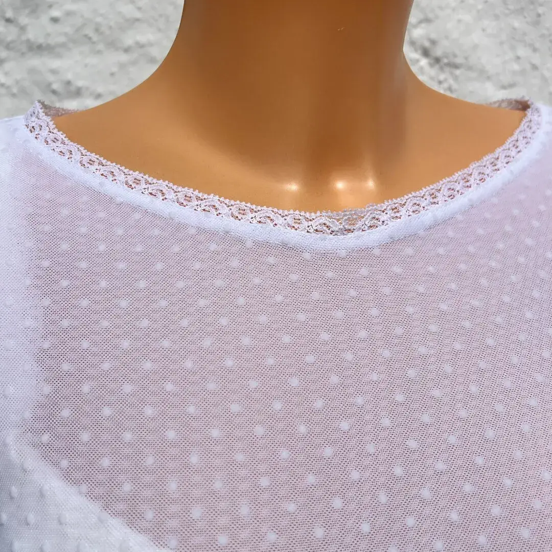Hochgeschlossener Waldorff Body langarm aus Tupfentüll weiß – Bild 8 – Chiemgauer Heimatwerk Trachten-Onlineshop Hochgeschlossener Waldorff Body langarm aus Tupfentüll weiß - Bild 8 - Chiemgauer Heimatwerk Trachten-Onlineshop