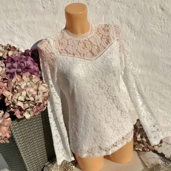 Hochgeschlossenes Waldorff Shirt langarm Spitze creme – Bild 1 – Chiemgauer Heimatwerk Trachten-Onlineshop Hochgeschlossenes Waldorff Shirt langarm Spitze creme - Bild 1 - Chiemgauer Heimatwerk Trachten-Onlineshop