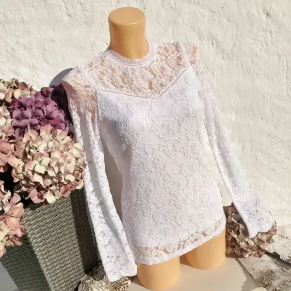 Hochgeschlossenes Waldorff Shirt langarm Spitze weiß – Bild 1 – Chiemgauer Heimatwerk Trachten-Onlineshop Hochgeschlossenes Waldorff Shirt langarm Spitze weiß - Bild 1 - Chiemgauer Heimatwerk Trachten-Onlineshop
