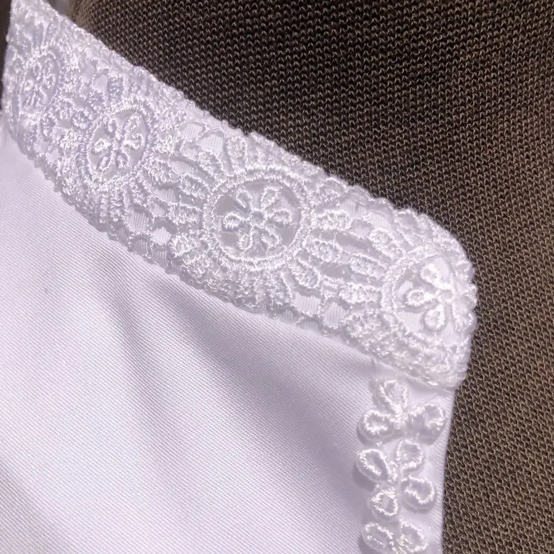 Hochgeschlossene Waldorff Dirndlbluse kurzarm mit Stehkragen No. 5 – Bild 35 – Chiemgauer Heimatwerk traditioneller Trachten-Onlineshop Hochgeschlossene Waldorff Dirndlbluse kurzarm mit Stehkragen No. 5 - Bild 35 - Chiemgauer Heimatwerk traditioneller Trachten-Onlineshop