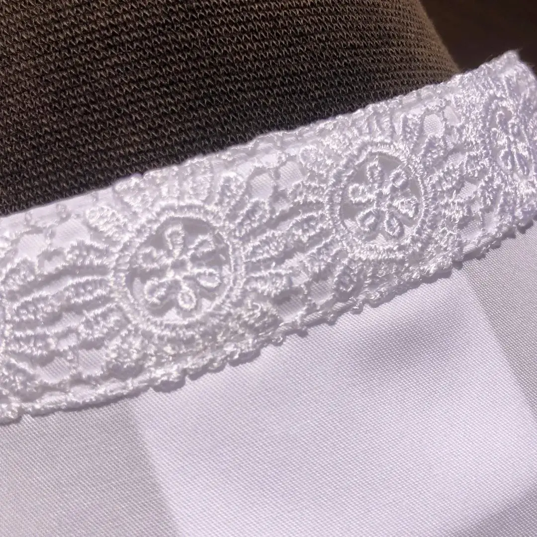 Hochgeschlossene Waldorff Dirndlbluse kurzarm mit Stehkragen No. 5 – Bild 27 – Chiemgauer Heimatwerk traditioneller Trachten-Onlineshop Hochgeschlossene Waldorff Dirndlbluse kurzarm mit Stehkragen No. 5 - Bild 27 - Chiemgauer Heimatwerk traditioneller Trachten-Onlineshop