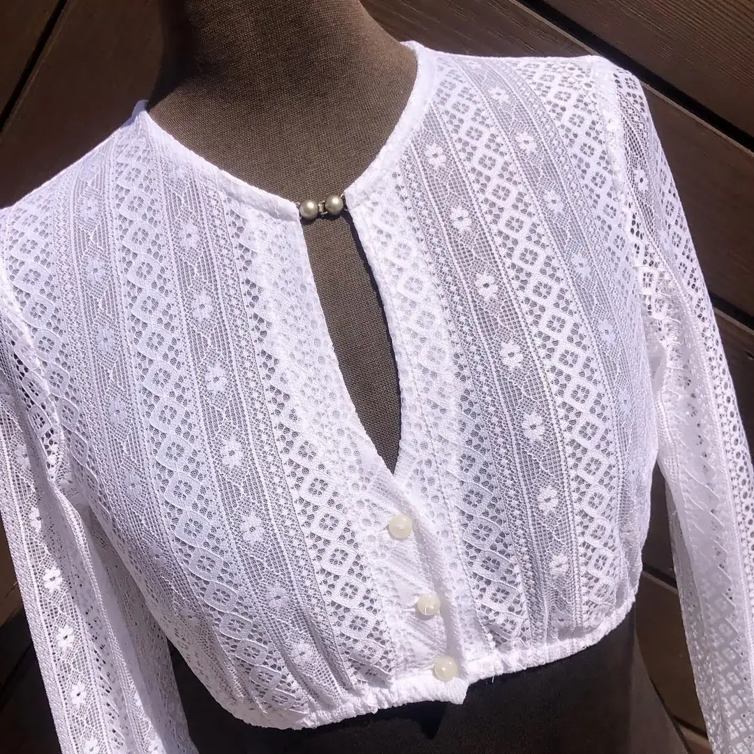 Waldorff Dirndlbluse hochgeschlossen mit langarm – Bild 45 – Chiemgauer Heimatwerk traditioneller Trachten-Onlineshop Waldorff Dirndlbluse hochgeschlossen mit langarm - Bild 45 - Chiemgauer Heimatwerk traditioneller Trachten-Onlineshop