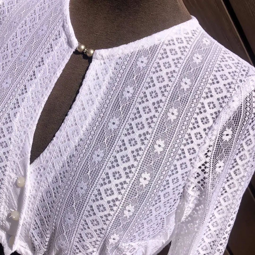 Waldorff Dirndlbluse hochgeschlossen mit langarm – Bild 54 – Chiemgauer Heimatwerk traditioneller Trachten-Onlineshop Waldorff Dirndlbluse hochgeschlossen mit langarm - Bild 54 - Chiemgauer Heimatwerk traditioneller Trachten-Onlineshop