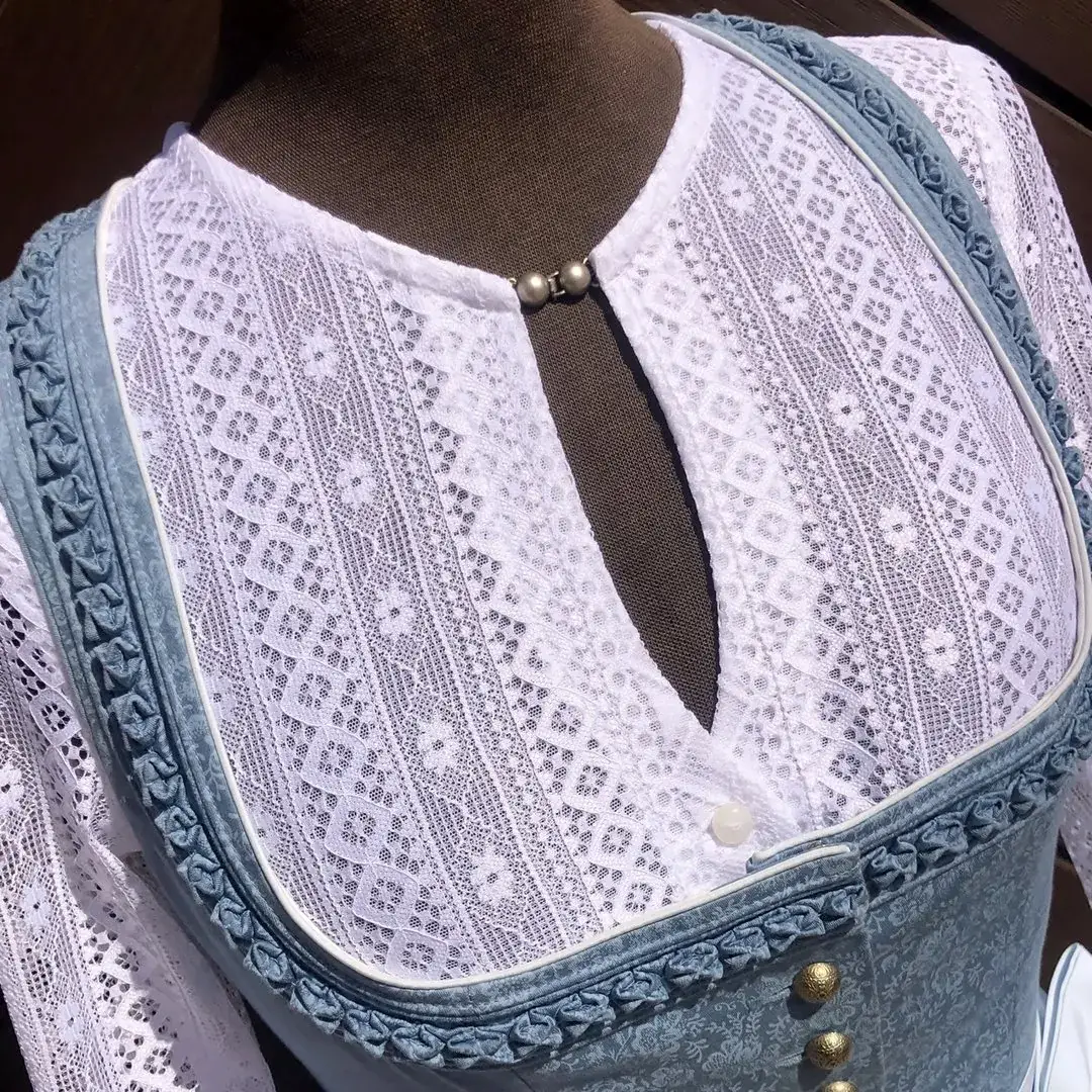 Waldorff Dirndlbluse hochgeschlossen mit langarm – Bild 58 – Chiemgauer Heimatwerk traditioneller Trachten-Onlineshop Waldorff Dirndlbluse hochgeschlossen mit langarm - Bild 58 - Chiemgauer Heimatwerk traditioneller Trachten-Onlineshop