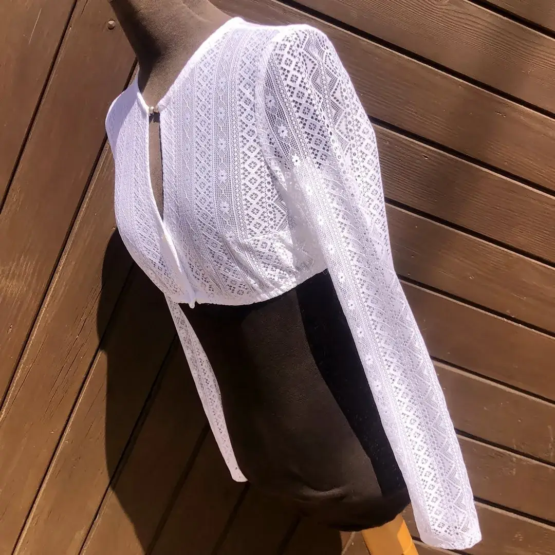 Waldorff Dirndlbluse hochgeschlossen mit langarm – Bild 3 – Chiemgauer Heimatwerk traditioneller Trachten-Onlineshop Waldorff Dirndlbluse hochgeschlossen mit langarm - Bild 3 - Chiemgauer Heimatwerk traditioneller Trachten-Onlineshop