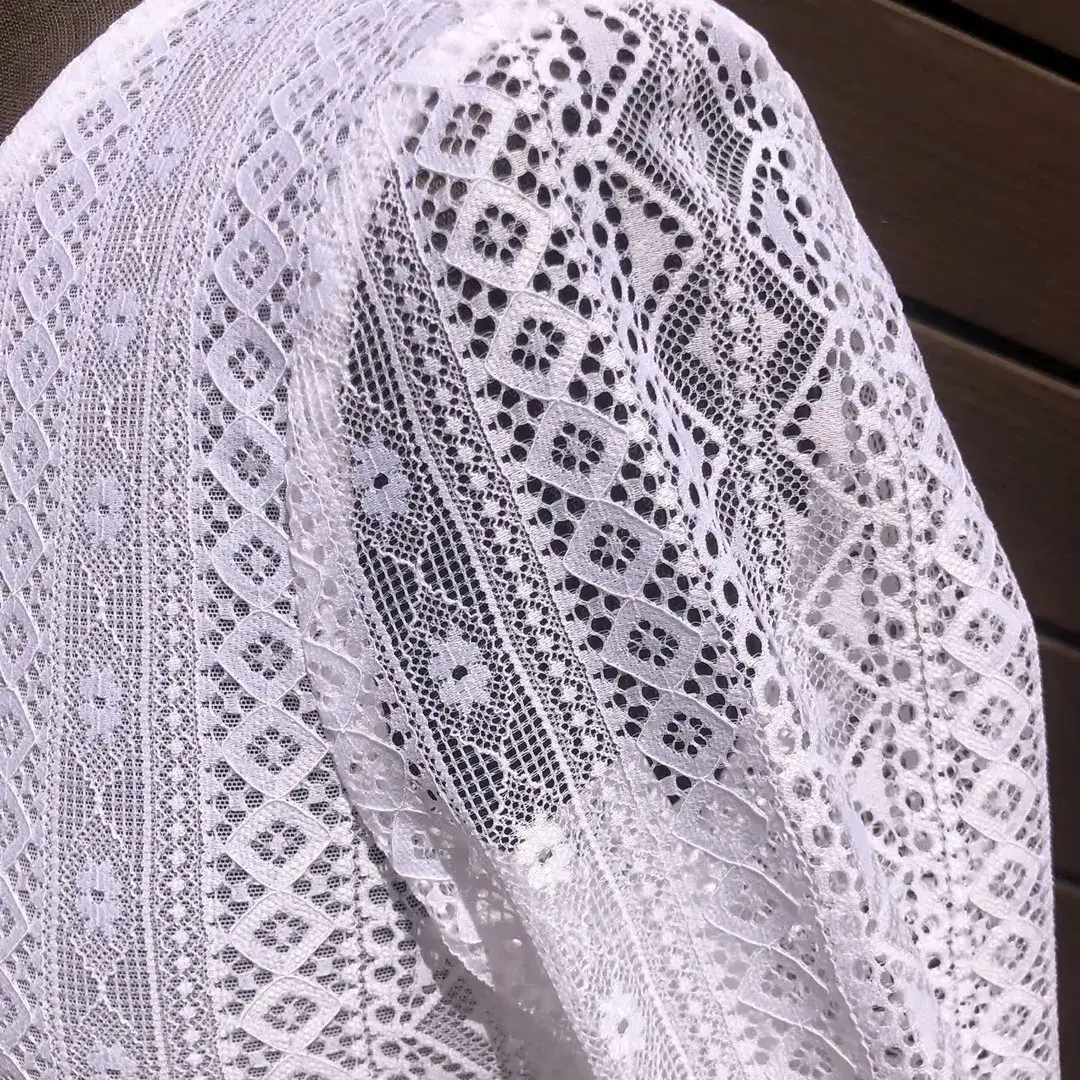 Waldorff Dirndlbluse hochgeschlossen mit langarm – Bild 6 – Chiemgauer Heimatwerk traditioneller Trachten-Onlineshop Waldorff Dirndlbluse hochgeschlossen mit langarm - Bild 6 - Chiemgauer Heimatwerk traditioneller Trachten-Onlineshop