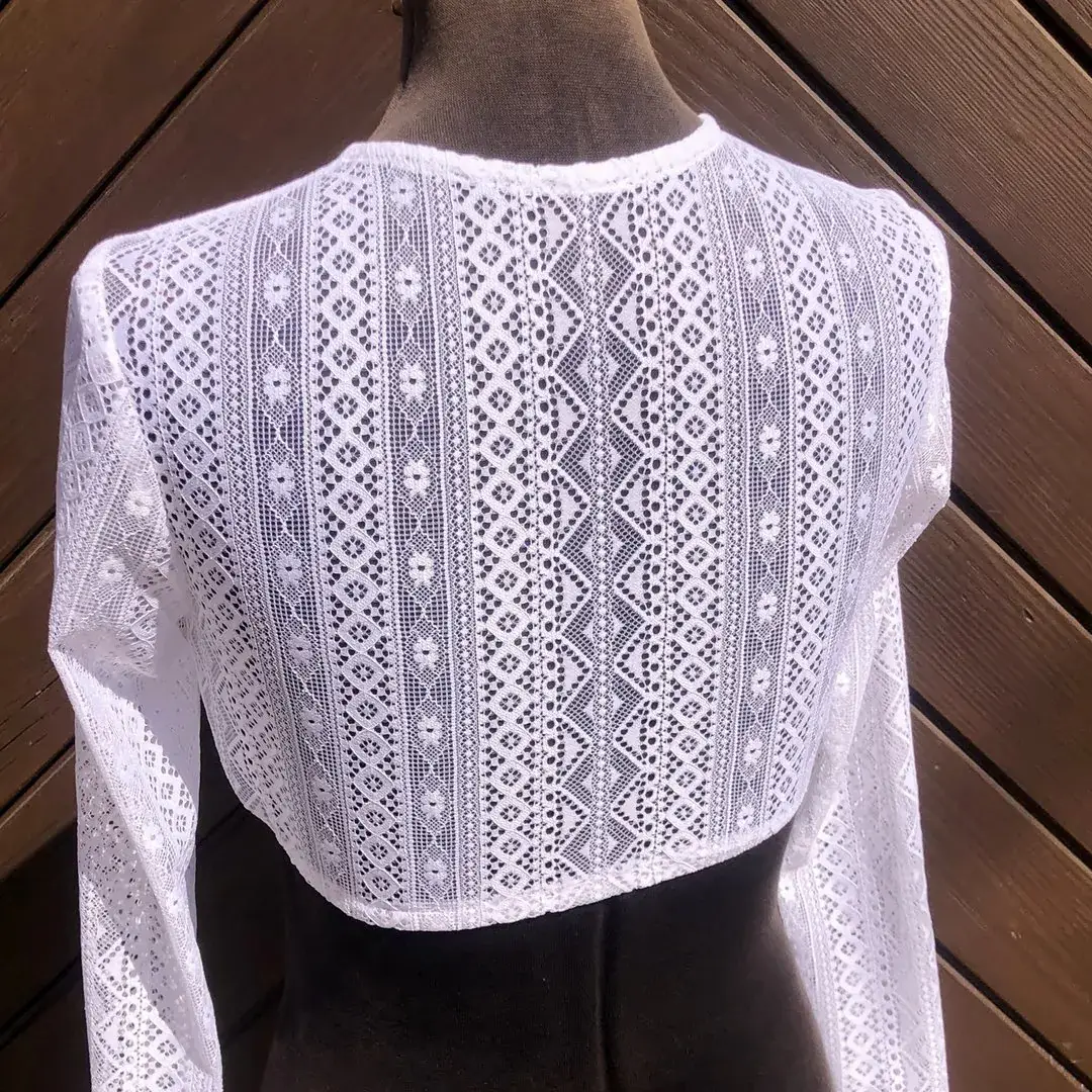 Waldorff Dirndlbluse hochgeschlossen mit langarm – Bild 14 – Chiemgauer Heimatwerk traditioneller Trachten-Onlineshop Waldorff Dirndlbluse hochgeschlossen mit langarm - Bild 14 - Chiemgauer Heimatwerk traditioneller Trachten-Onlineshop