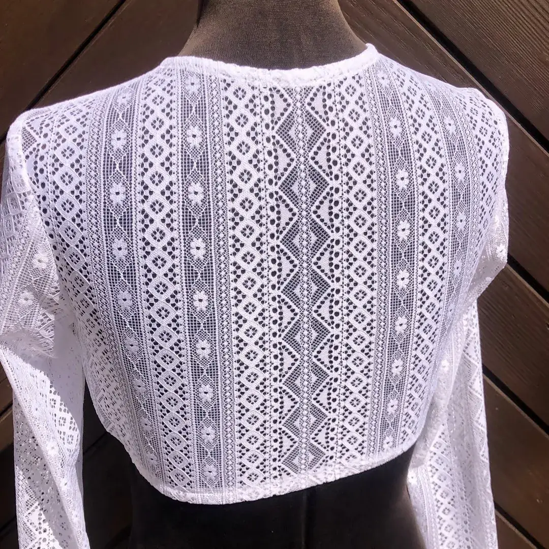 Waldorff Dirndlbluse hochgeschlossen mit langarm – Bild 19 – Chiemgauer Heimatwerk traditioneller Trachten-Onlineshop Waldorff Dirndlbluse hochgeschlossen mit langarm - Bild 19 - Chiemgauer Heimatwerk traditioneller Trachten-Onlineshop