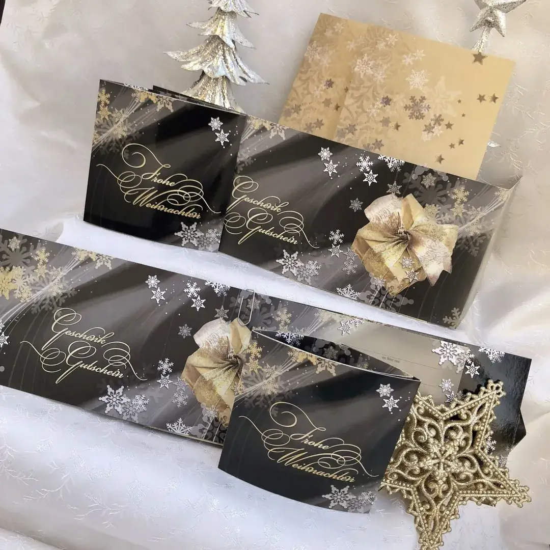 Geschenkgutschein Weihnachten No. 5 – Bild 5 – Chiemgauer Heimatwerk traditioneller Trachten-Onlineshop Geschenkgutschein Weihnachten No. 5 - Bild 5 - Chiemgauer Heimatwerk traditioneller Trachten-Onlineshop