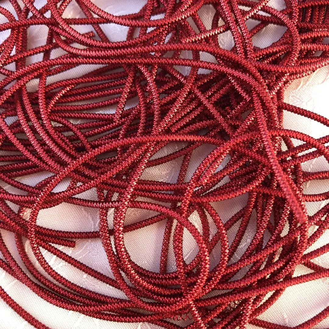 Boulliondraht Zackenkrausboullion in rot – Bild 7 – Chiemgauer Heimatwerk traditioneller Trachten-Onlineshop Boulliondraht Zackenkrausboullion in rot - Bild 7 - Chiemgauer Heimatwerk traditioneller Trachten-Onlineshop