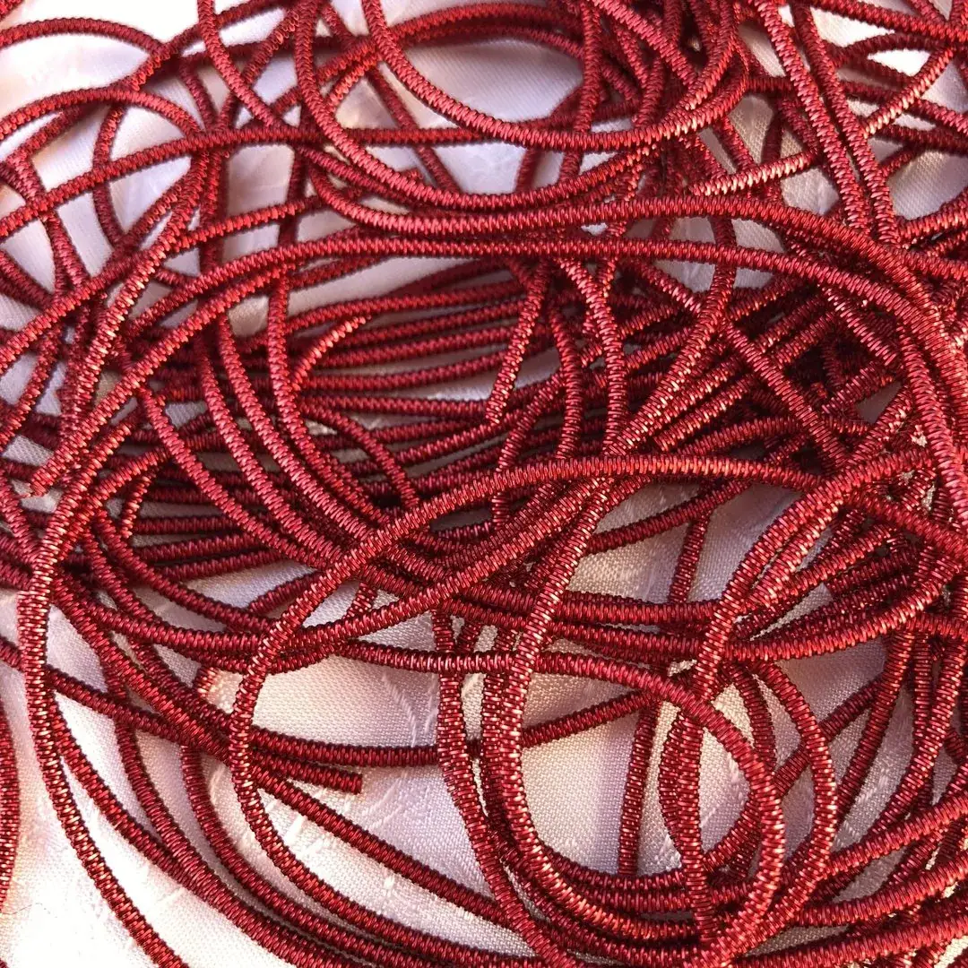 Boulliondraht Zackenkrausboullion in rot – Bild 8 – Chiemgauer Heimatwerk traditioneller Trachten-Onlineshop Boulliondraht Zackenkrausboullion in rot - Bild 8 - Chiemgauer Heimatwerk traditioneller Trachten-Onlineshop