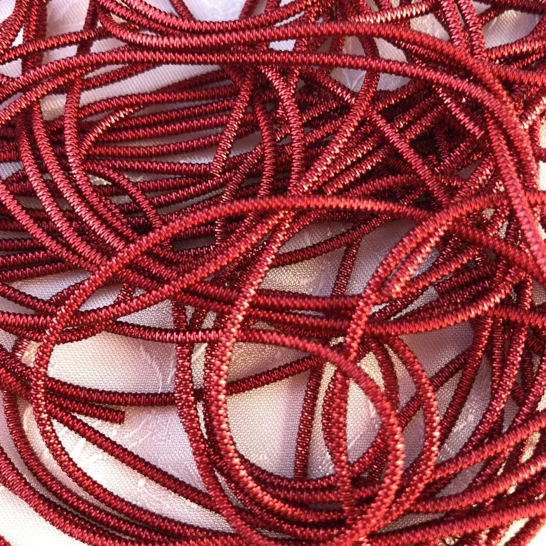 Boulliondraht Zackenkrausboullion in rot – Bild 9 – Chiemgauer Heimatwerk traditioneller Trachten-Onlineshop Boulliondraht Zackenkrausboullion in rot - Bild 9 - Chiemgauer Heimatwerk traditioneller Trachten-Onlineshop