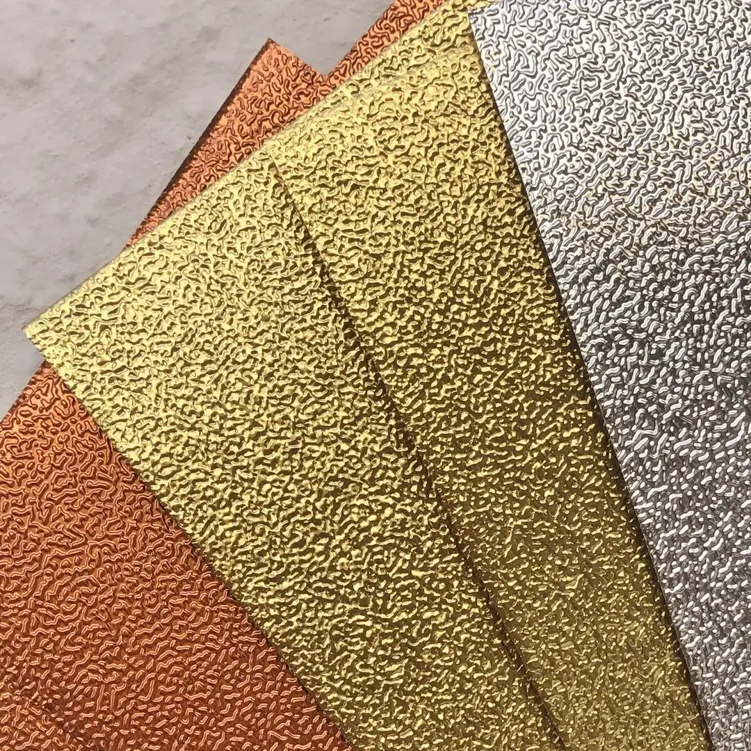 Strukturierte Metallfolie Bastelfolie gold – Bild 2 – Chiemgauer Heimatwerk Trachten-Onlineshop Strukturierte Metallfolie Bastelfolie gold - Bild 2 - Chiemgauer Heimatwerk Trachten-Onlineshop
