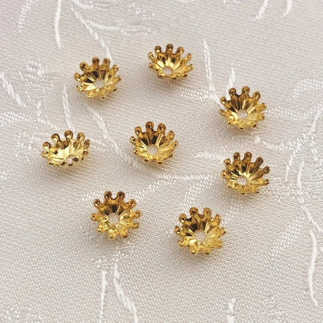 Filigrane Perlkappe in gold No. 2 – Bild 4 – Chiemgauer Heimatwerk traditioneller Trachten-Onlineshop Filigrane Perlkappe in gold No. 2 - Bild 4 - Chiemgauer Heimatwerk traditioneller Trachten-Onlineshop